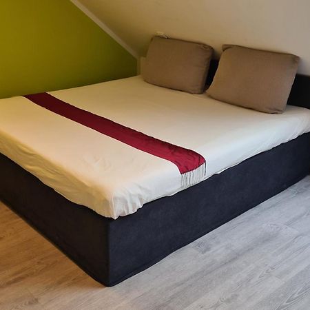 Helles Apartment In Berlin-Mariendorf Buitenkant foto